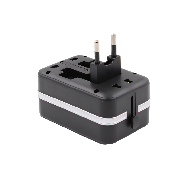 YM-131C 3USB+typeC travel adapter