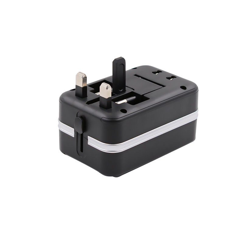 YM-131C 3USB+typeC travel adapter