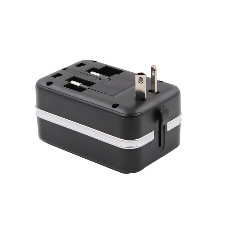 YM-131C 3USB+typeC travel adapter